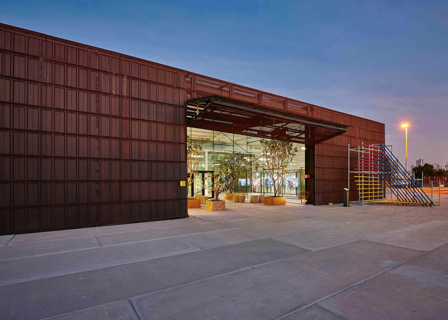 Warehouse 421